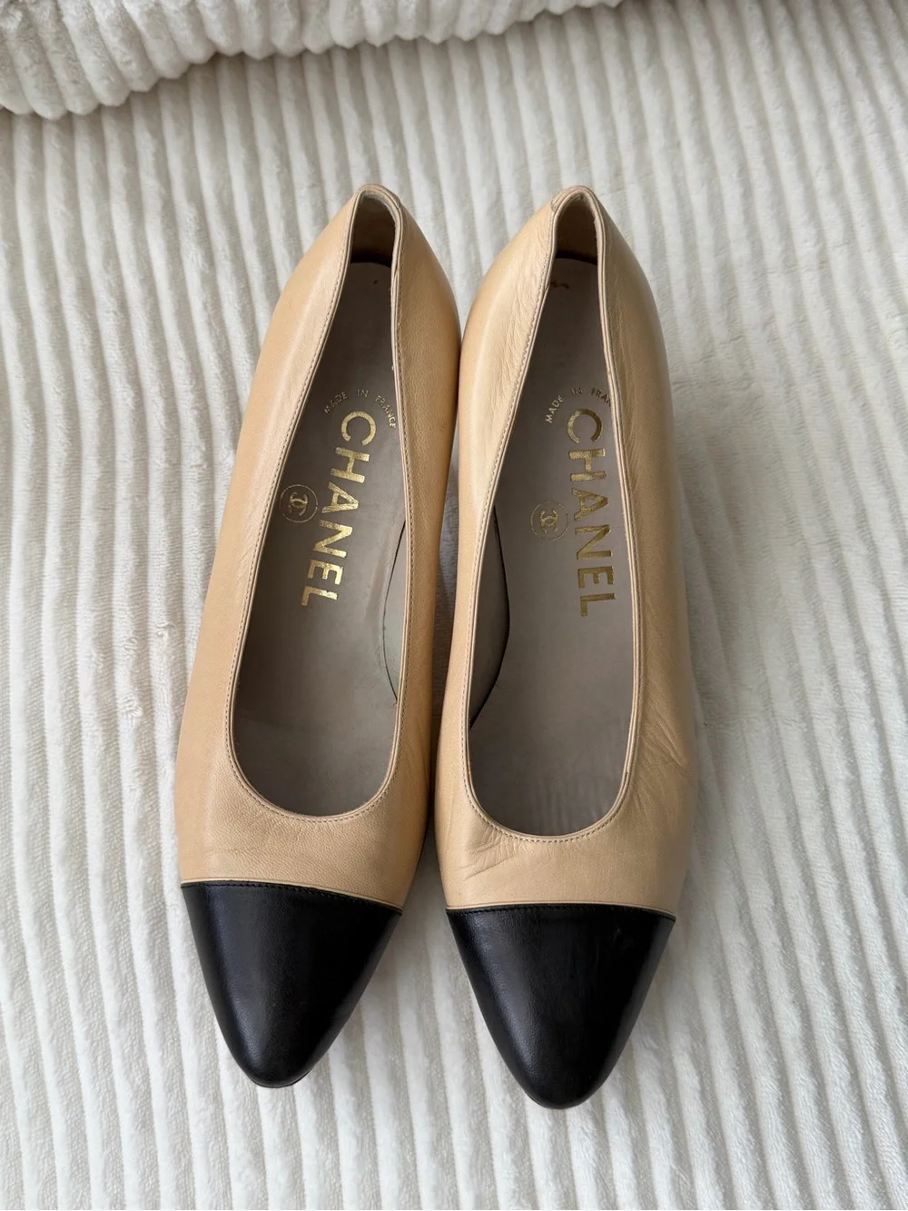CHANEL vintage signature
